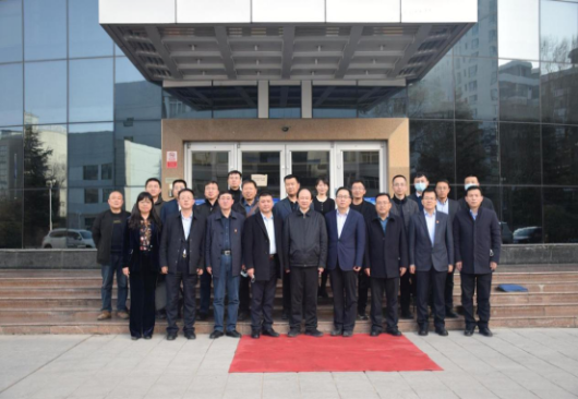 熱烈祝賀中國科學(xué)院蘭州化學(xué)物理研究所與公司簽約共建“二氧化碳捕集與轉(zhuǎn)化利用聯(lián)合實(shí)驗(yàn)室”(圖6) 熱烈祝賀中國科學(xué)院蘭州化學(xué)物理研究所與公司簽約共建“二氧化碳捕集與轉(zhuǎn)化利用聯(lián)合實(shí)驗(yàn)室”(圖6)